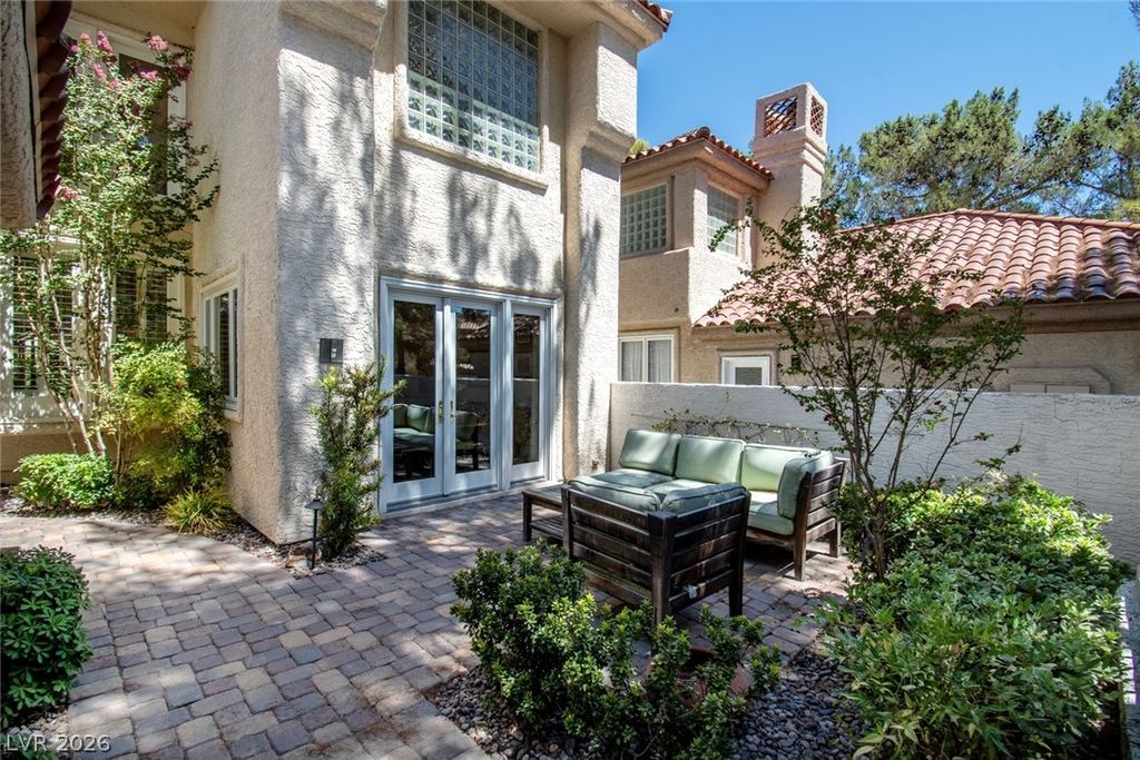 8131 Castle Pines Avenue, Las Vegas, NV 89113 — photo 2
