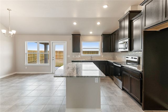1269 Thames Chase Dr, Corpus Christi, TX 78415
