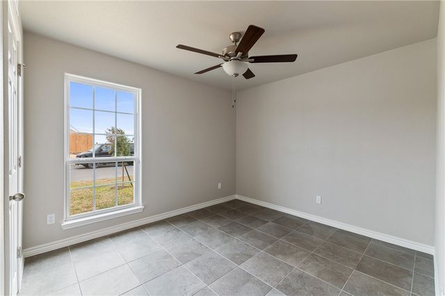 1269 Thames Chase Dr, Corpus Christi, TX 78415