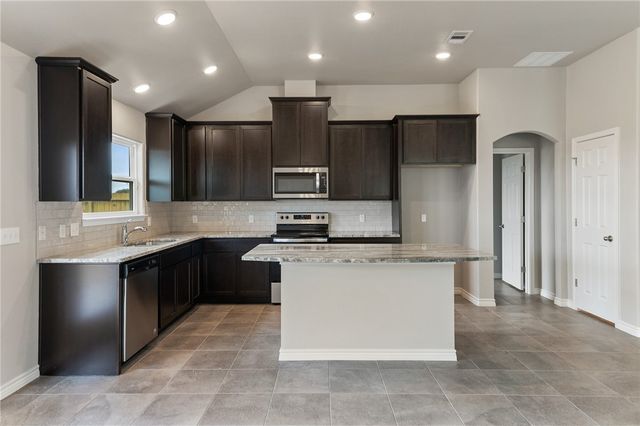 1269 Thames Chase Dr, Corpus Christi, TX 78415