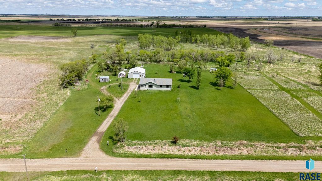 39240 210th St Street, Huron, SD 57350