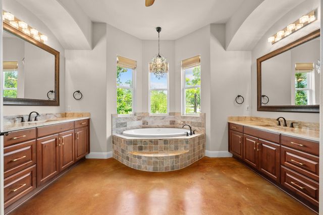 1012 Quail Ridge DR, Dripping Springs, TX 78620