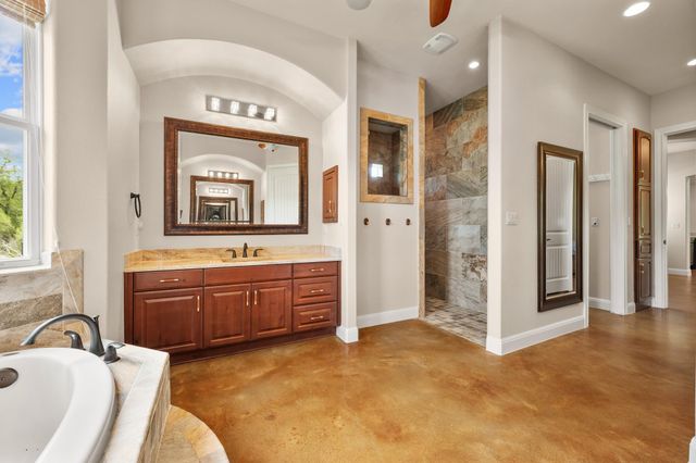 1012 Quail Ridge DR, Dripping Springs, TX 78620