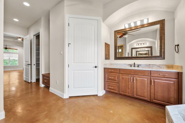 1012 Quail Ridge DR, Dripping Springs, TX 78620