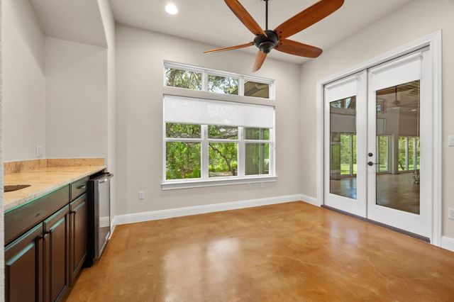 1012 Quail Ridge DR, Dripping Springs, TX 78620