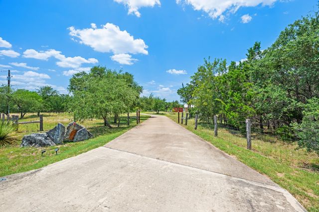 1012 Quail Ridge DR, Dripping Springs, TX 78620