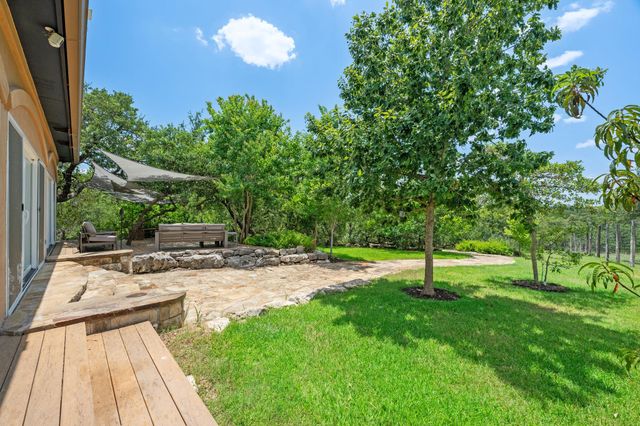1012 Quail Ridge DR, Dripping Springs, TX 78620