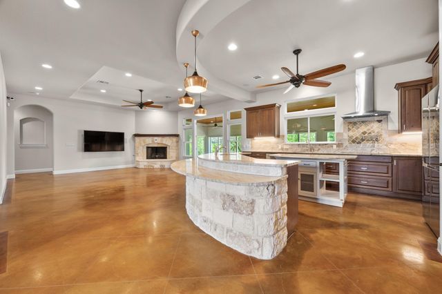 1012 Quail Ridge DR, Dripping Springs, TX 78620