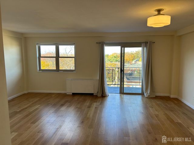 123 S Adelaide S Avenue 4M, Highland Park, NJ 08904