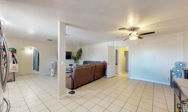 1812 S 30th Place, Tucson, AZ 85713