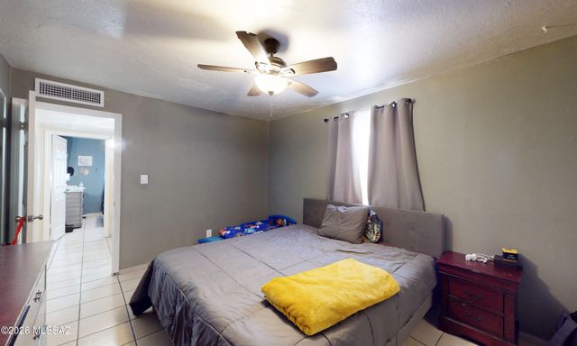 1812 S 30th Place, Tucson, AZ 85713