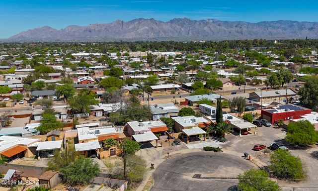 1812 S 30th Place, Tucson, AZ 85713