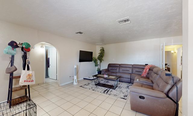 1812 S 30th Place, Tucson, AZ 85713