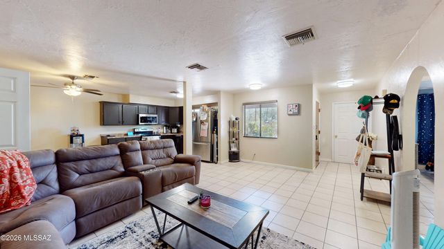 1812 S 30th Place, Tucson, AZ 85713