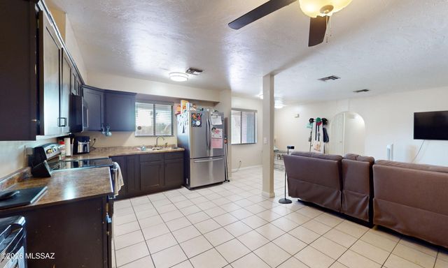 1812 S 30th Place, Tucson, AZ 85713