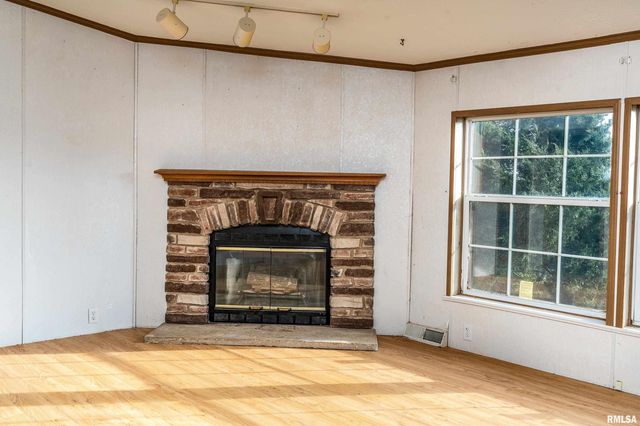 14809 Sulphur Springs Road, Creal Springs, IL 62922