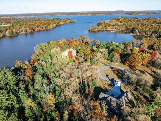 N7825 N Cherokee Circle, New Lisbon, WI 53950