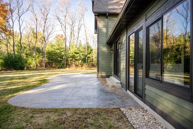 N7825 N Cherokee Circle, New Lisbon, WI 53950