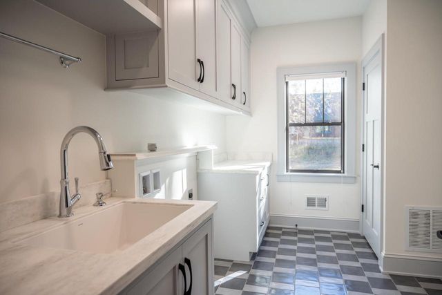 N7825 N Cherokee Circle, New Lisbon, WI 53950