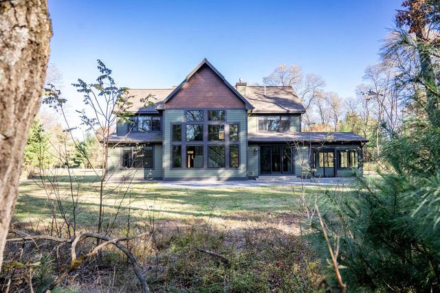 N7825 N Cherokee Circle, New Lisbon, WI 53950