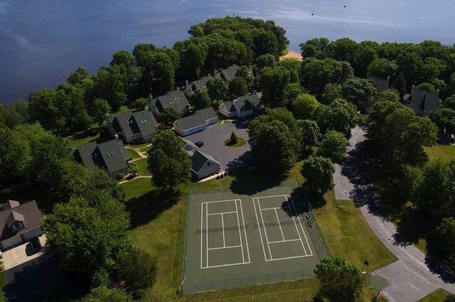 N7825 N Cherokee Circle, New Lisbon, WI 53950