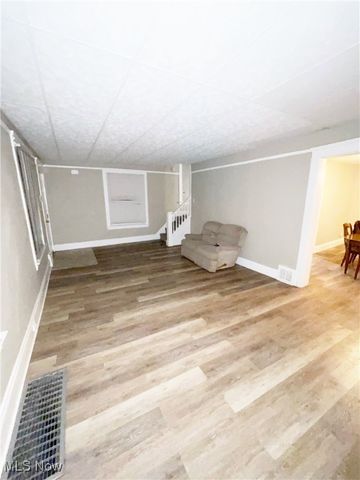 1168 N Lockwood Avenue, Cleveland, OH 44112