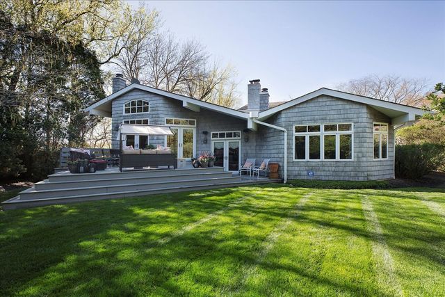 1060 Edgebrook Lane, Glencoe, IL 60022