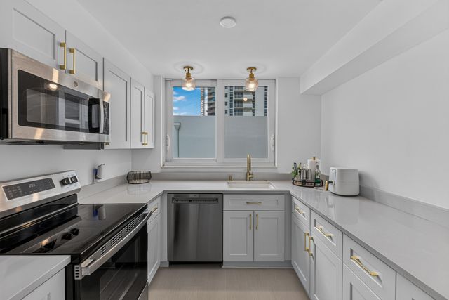 1370 S Ocean Boulevard 405, Pompano Beach, FL 33062