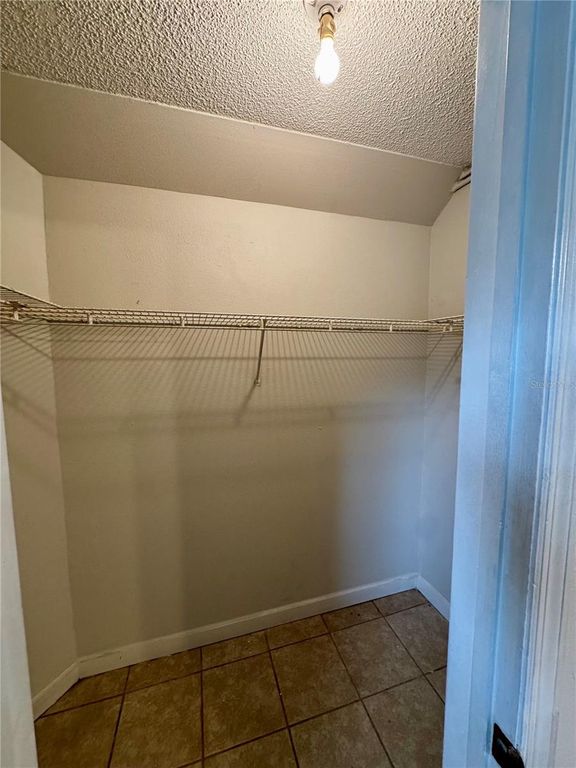 Image 19 of property listing at 4409 S SEMORAN BOULEVARD 3, Orlando, FL 32822