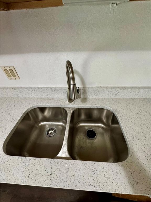Image 7 of property listing at 4409 S SEMORAN BOULEVARD 3, Orlando, FL 32822