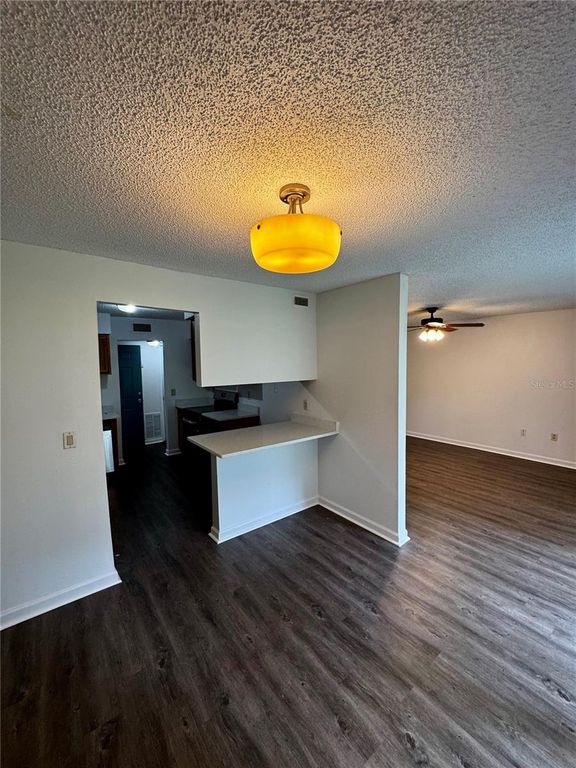 Image 8 of property listing at 4409 S SEMORAN BOULEVARD 3, Orlando, FL 32822