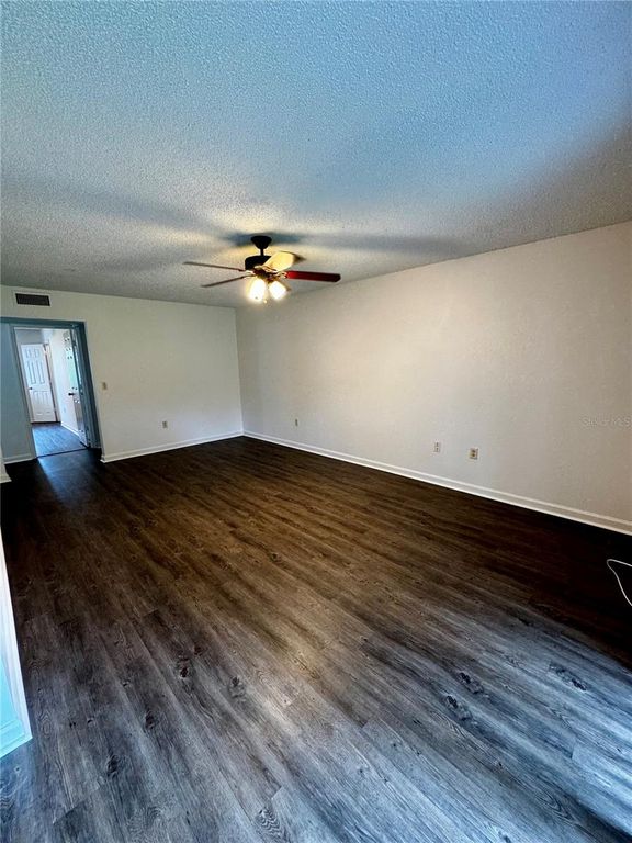 Image 10 of property listing at 4409 S SEMORAN BOULEVARD 3, Orlando, FL 32822