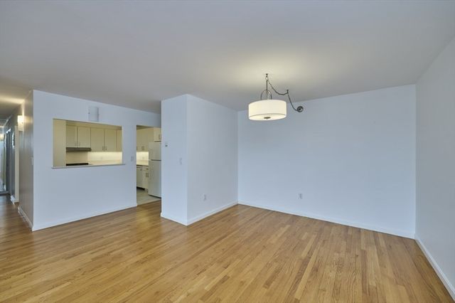 151 Coolidge Ave 404, Watertown, MA 02472