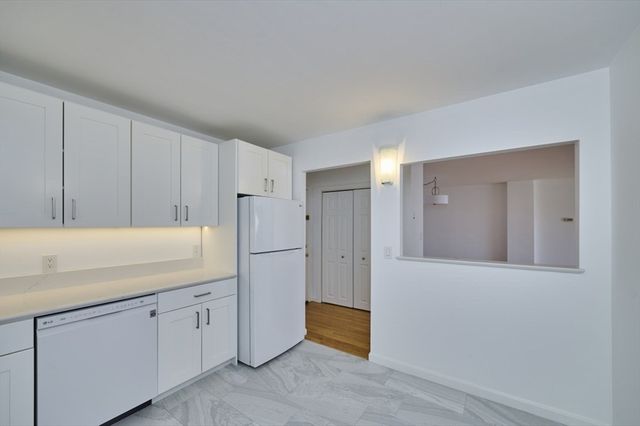 151 Coolidge Ave 404, Watertown, MA 02472