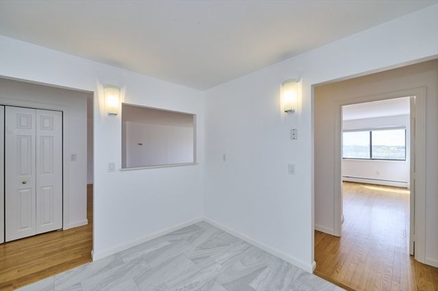 151 Coolidge Ave 404, Watertown, MA 02472