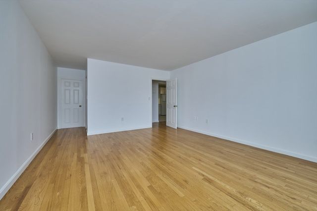 151 Coolidge Ave 404, Watertown, MA 02472