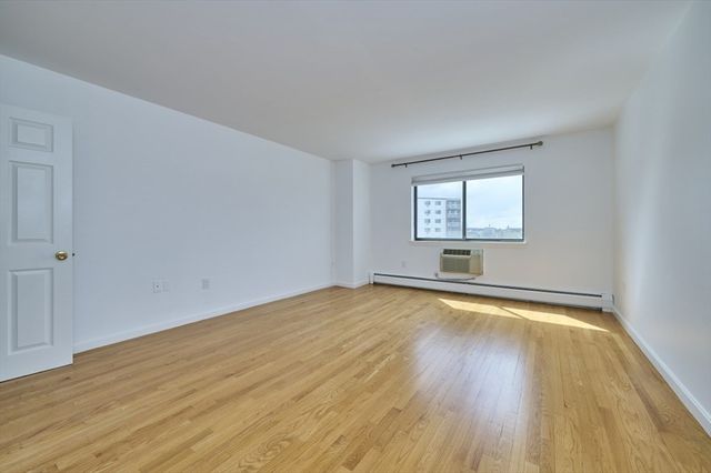 151 Coolidge Ave 404, Watertown, MA 02472