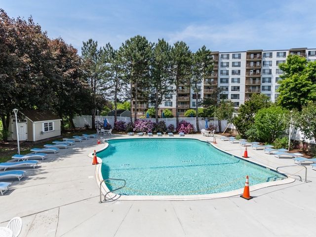 151 Coolidge Ave 404, Watertown, MA 02472