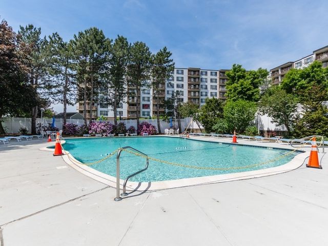 151 Coolidge Ave 404, Watertown, MA 02472