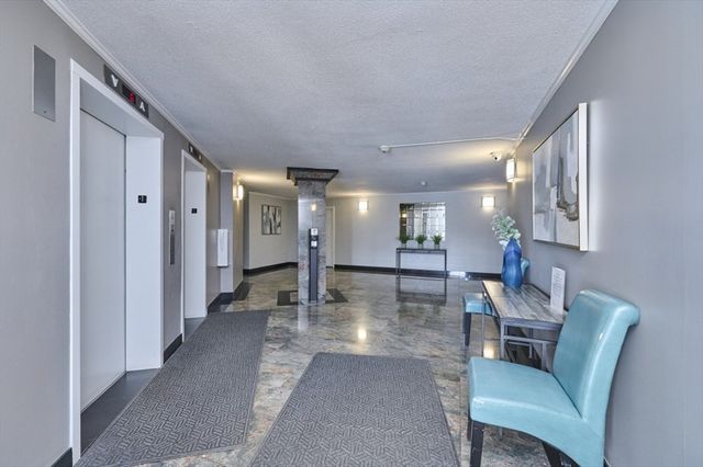 151 Coolidge Ave 404, Watertown, MA 02472