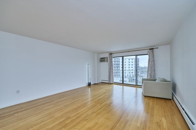 151 Coolidge Ave 404, Watertown, MA 02472