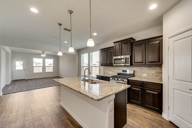 415 Helm Lane, Azle, TX 76020