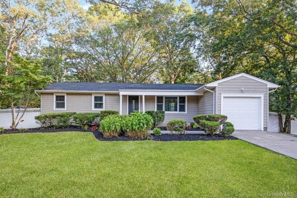 4030 Express Drive S, Ronkonkoma, NY 11779