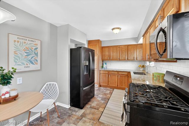 29806 Malvern Street, Westland, MI 48185