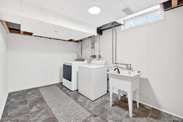 29806 Malvern Street, Westland, MI 48185