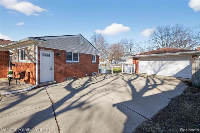 29806 Malvern Street, Westland, MI 48185