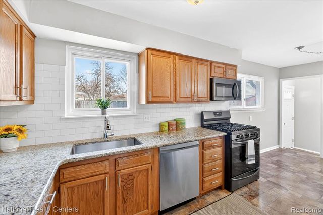 29806 Malvern Street, Westland, MI 48185