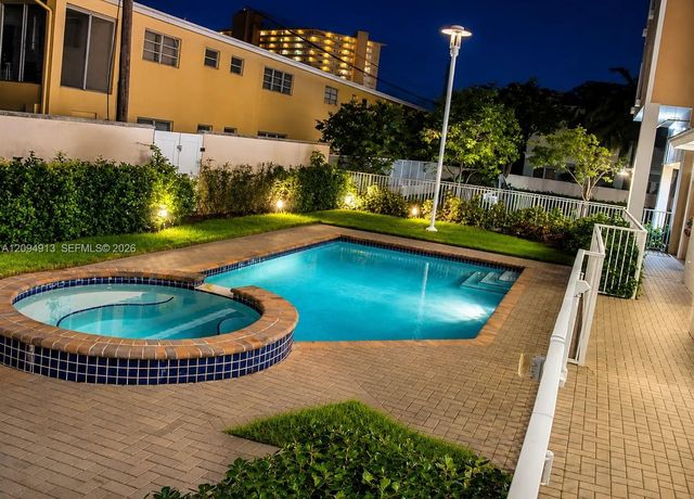 1931 NE 2nd Street 405, Deerfield Beach, FL 33441
