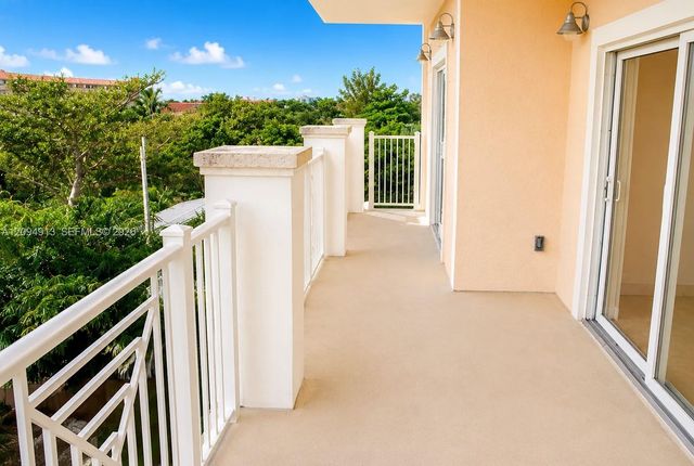 1931 NE 2nd Street 405, Deerfield Beach, FL 33441