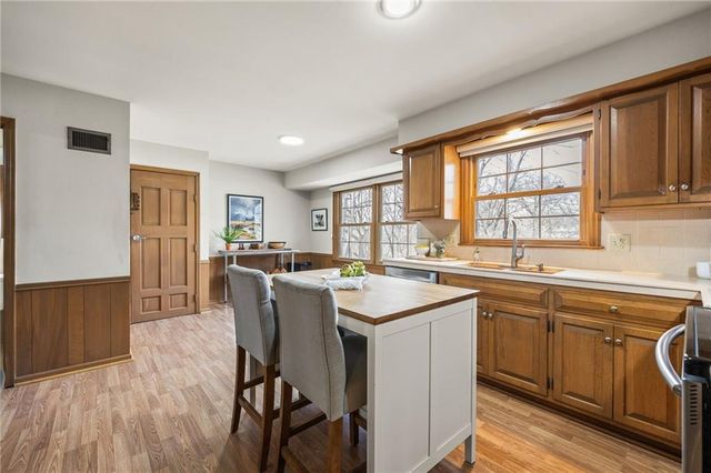 412 NW Briarcliff Road, Kansas City, MO 64116